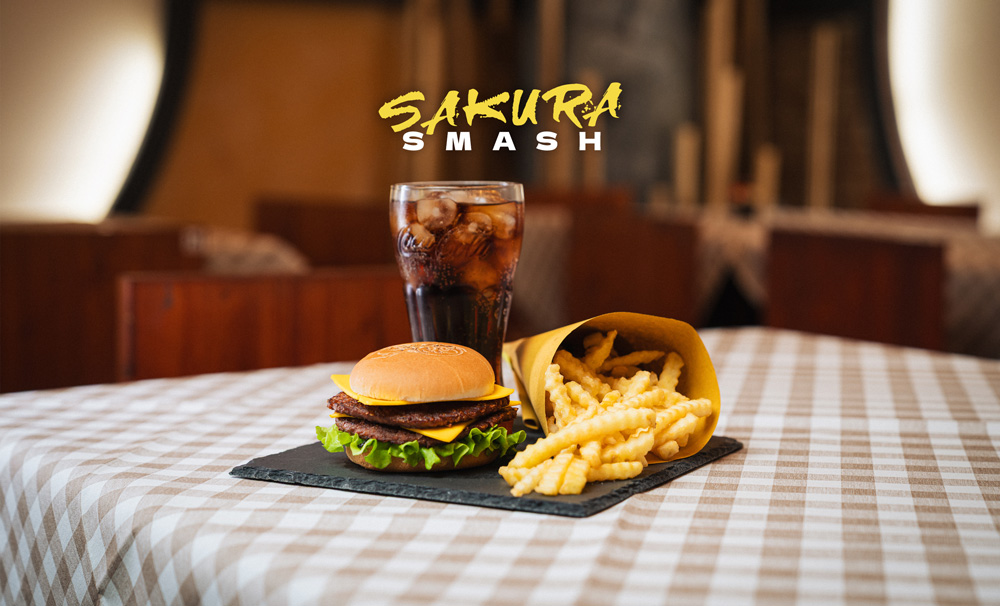 Spot ristorazione Gardaland nuovo panino Sakura Smash Burger 2025 diretto da Luca Faccini videomaker e Francesco Diana